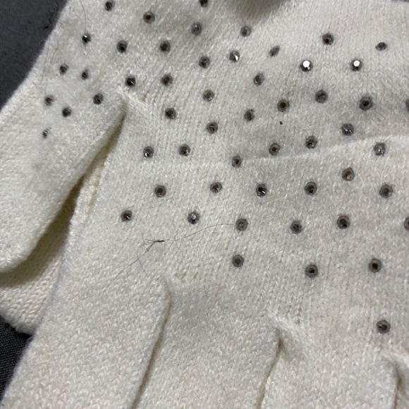 White Bling Hat & Glove Set - Picture 8 of 9